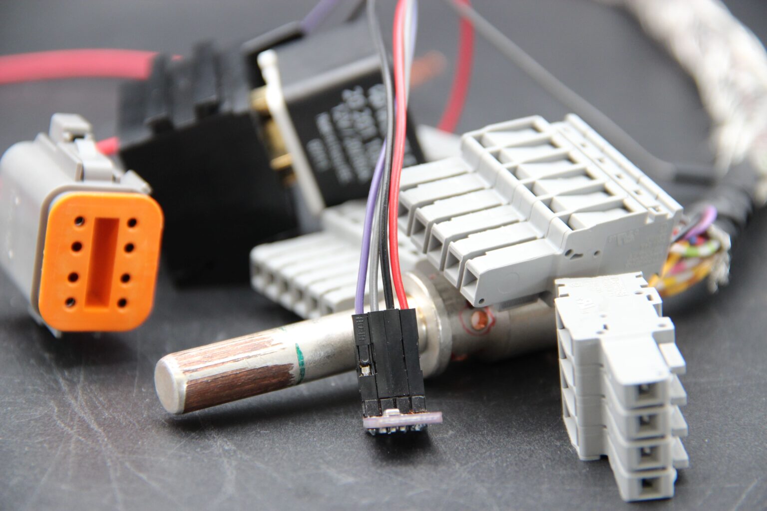 Branchen und Anwendungen_Elektronik & Steckverbinder